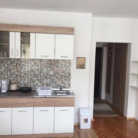 Cs Apartment Skopje Buitenkant foto