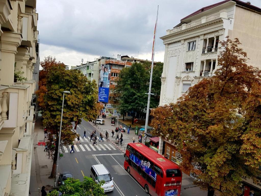 Cs Apartment Skopje Buitenkant foto